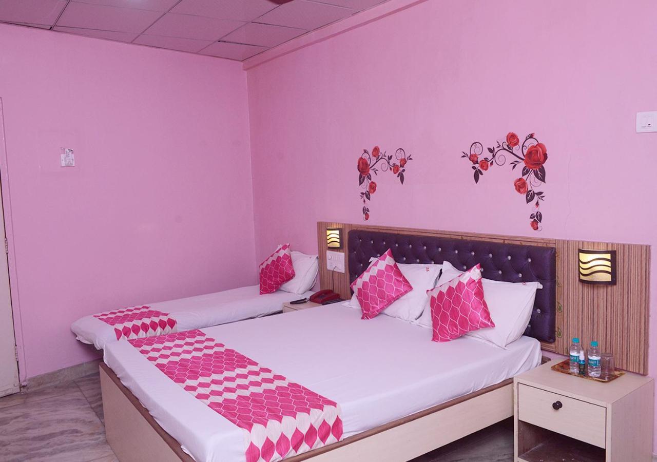 SRK Hotel- Grant Road Mumbai  Buitenkant foto