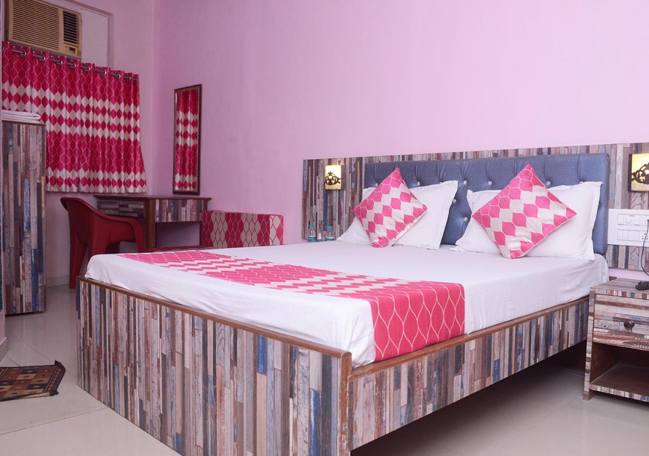 SRK Hotel- Grant Road Mumbai  Buitenkant foto