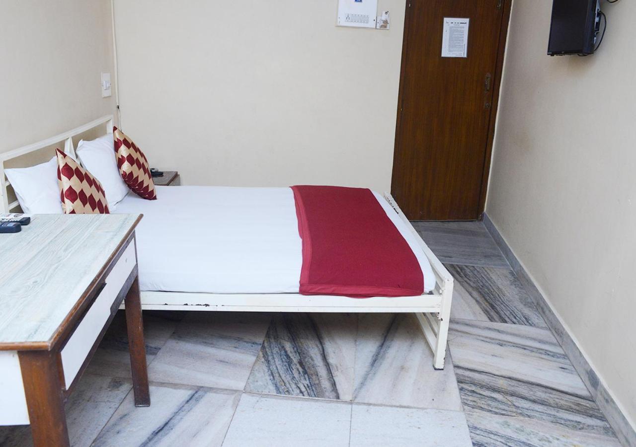 SRK Hotel- Grant Road Mumbai  Buitenkant foto