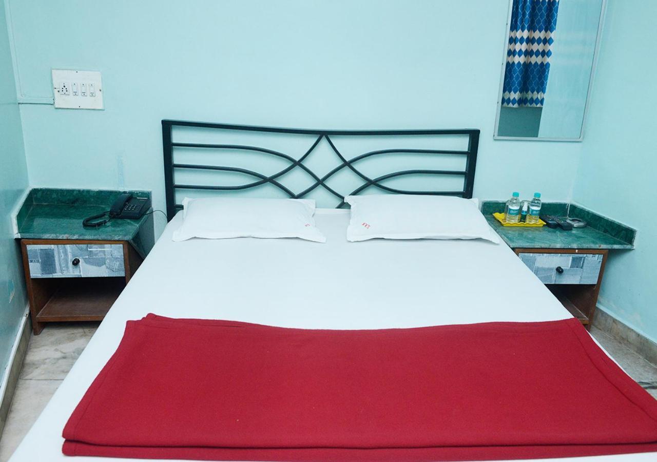 SRK Hotel- Grant Road Mumbai  Buitenkant foto